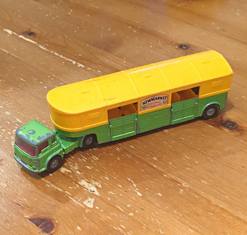 Corgi 1104 bedford carrimore - 1104,