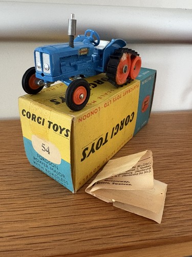 Corgi toys fordson - 54,