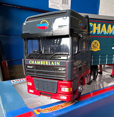 Corgi hauliers renown daf - hauliers,