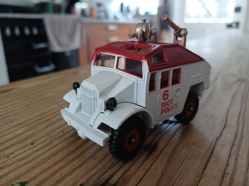 Corgi 422 quad tractor riot - quad,